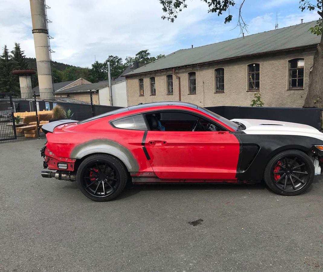 Raritäten - Umbauarbeiten am Mustang - bei Autoteile Feist aus Thum OT Herold im Erzgebirge