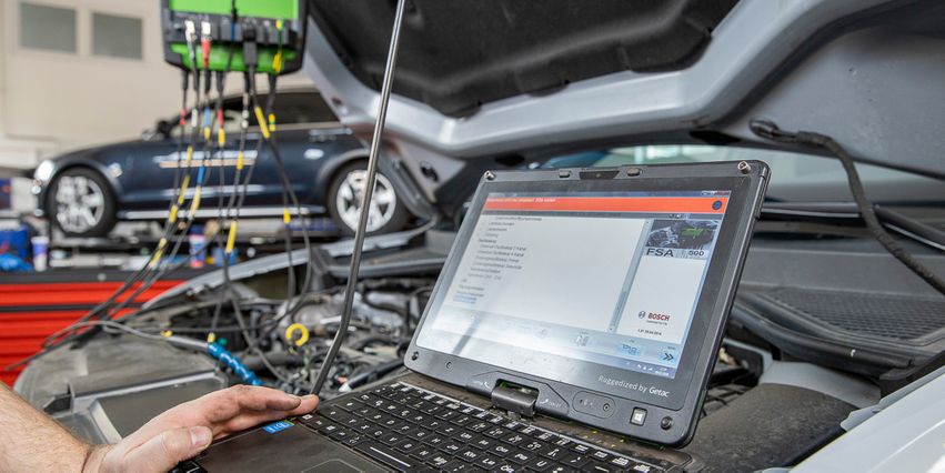 Blick in die Werkstatt von Autoteile Feist aus Thum OT Herold im Erzgebirge