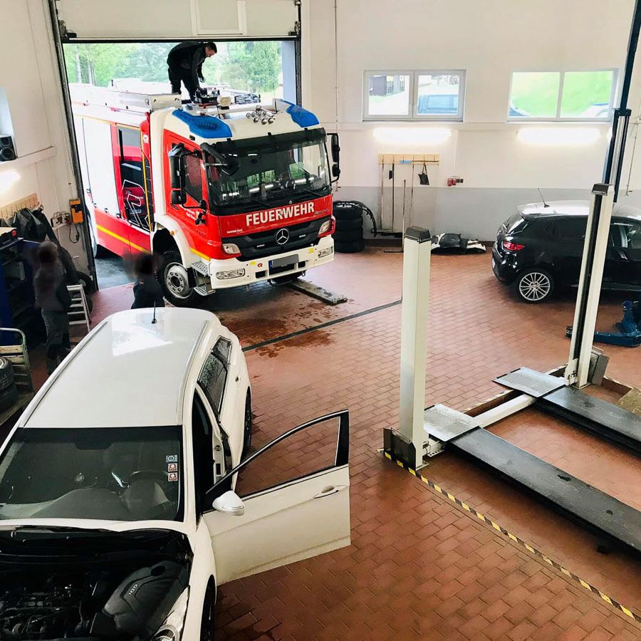 Raritäten - besondere Fahrzeuge in der Werkstatt bei Autoteile Feist aus Thum OT Herold im Erzgebirge