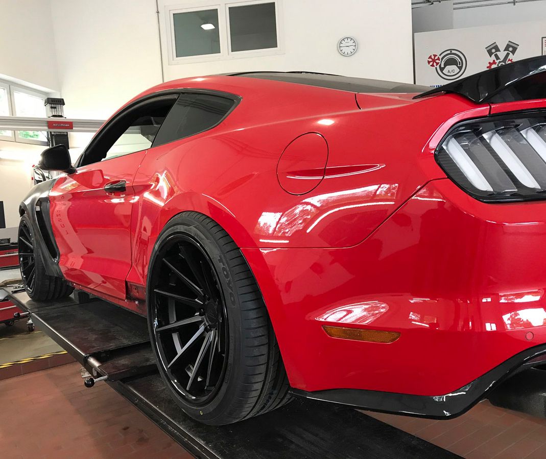 Raritäten - Umbauarbeiten am Mustang - bei Autoteile Feist aus Thum OT Herold im Erzgebirge