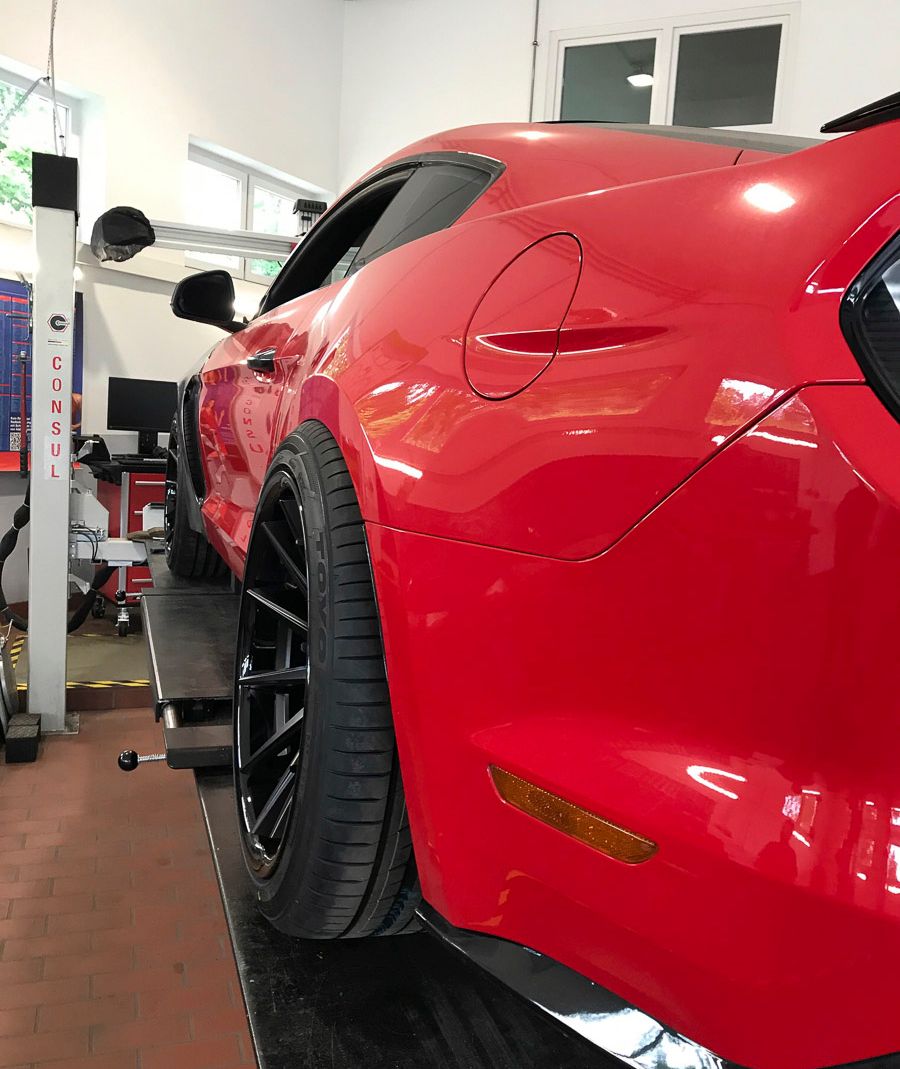 Raritäten - Umbauarbeiten am Mustang - bei Autoteile Feist aus Thum OT Herold im Erzgebirge
