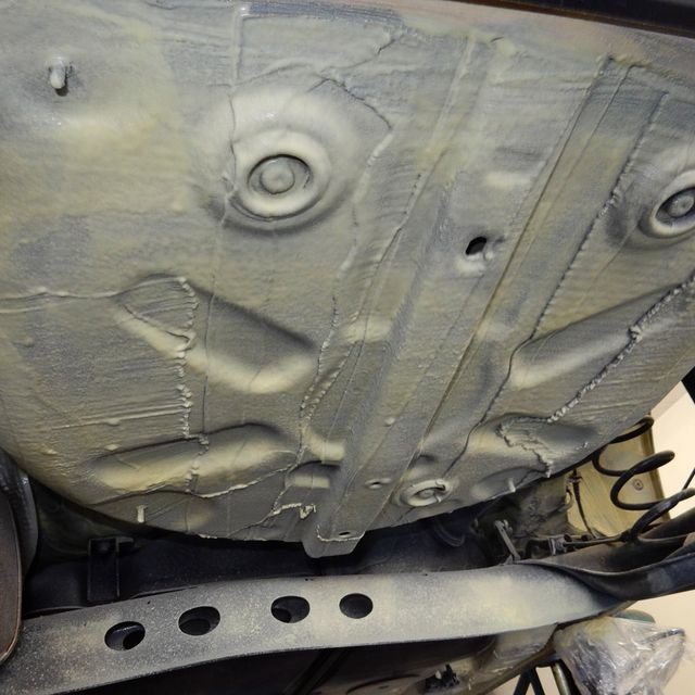 Unterbodenschutz Mike Sanders bei Autoteile Feist aus Thum OT Herold im Erzgebirge