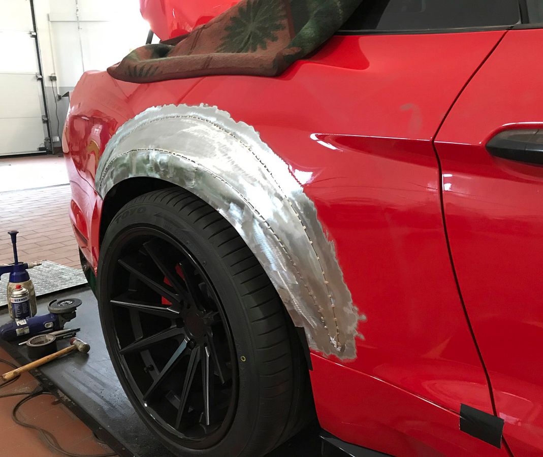 Raritäten - Umbauarbeiten am Mustang - bei Autoteile Feist aus Thum OT Herold im Erzgebirge
