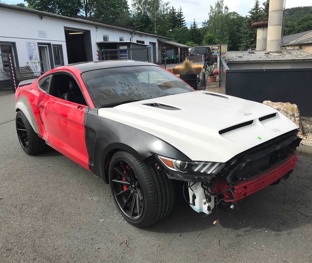 Raritäten - Umbauarbeiten am Mustang - bei Autoteile Feist aus Thum OT Herold im Erzgebirge